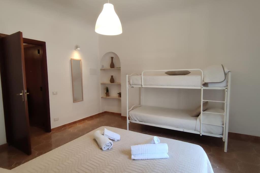 Casa Vacanze U Curtigghiu Чефалу Екстериор снимка